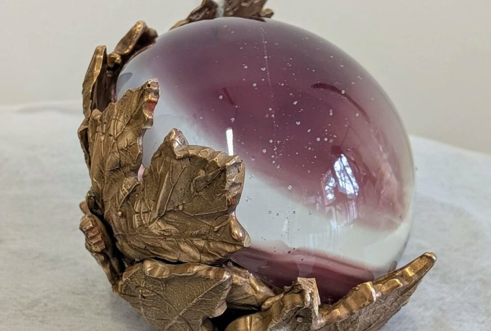 Pièce en bronze et cristal
